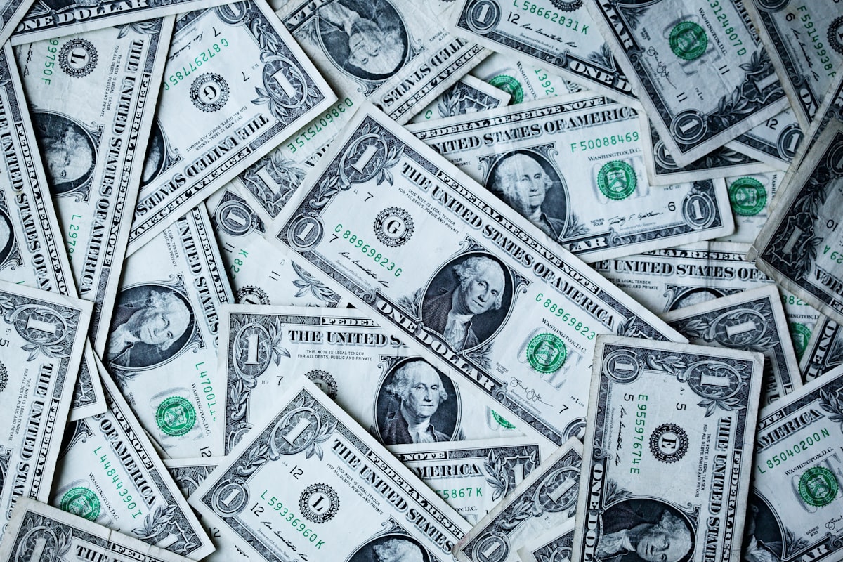 実家暮らしで家に入れるお金の平均と適正額の決め方